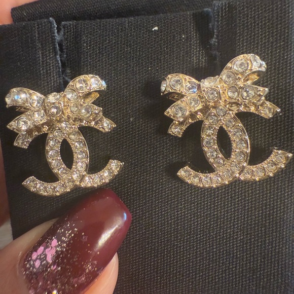 CHANEL Gold Crystal Bow CC Stud Earrings - Picture 3 of 9